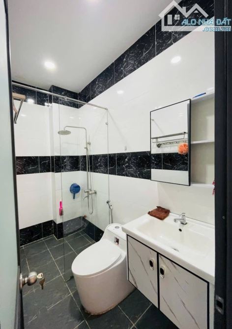 NHÀ ĐẸP 4 TẦNG, GẦN MIẾU GÒ XOÀI, HẺM XE HƠI – GIÁ CHỈ 6.85 TỶ