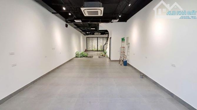 MẶT TIỀN 9.4M-TÒA NHÀ MẶT PHỐ NGUYỄN CHÍ THANH–8 TẦNG HIỆN ĐẠI - 1