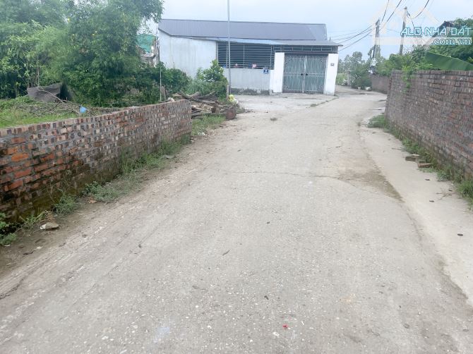 Sóc sơn 100m full thổ cư  ô tô thông - tránh nhau. 3 bước ra quốc lộ. Gần trường các cấp - 1
