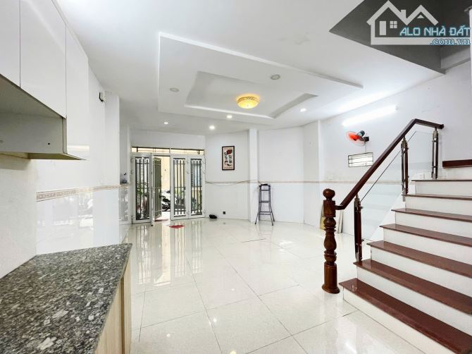 Chỉ 6.6 tỷ TL, Nhà trệt 2 lầu ST, 43m2, 3PN, 5x9m, Đồng Xoài, P13 - 1