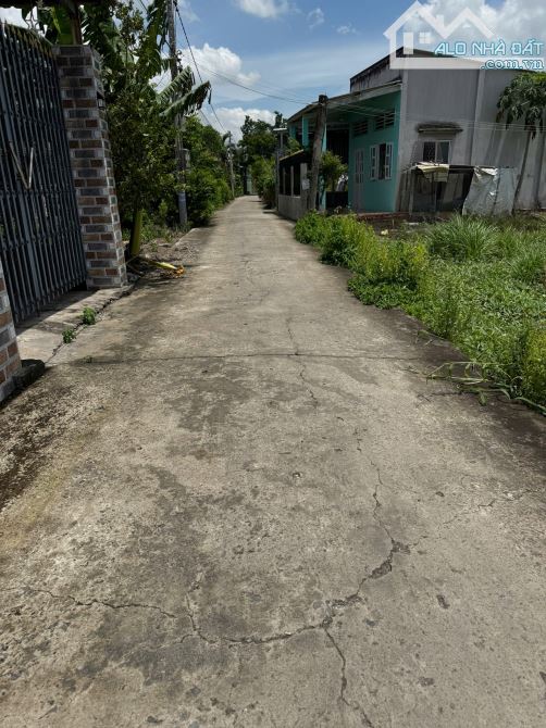 Cần bán 1000m2 giá 2,8 tỷ gần KCN THUẬN ĐẠO - 1