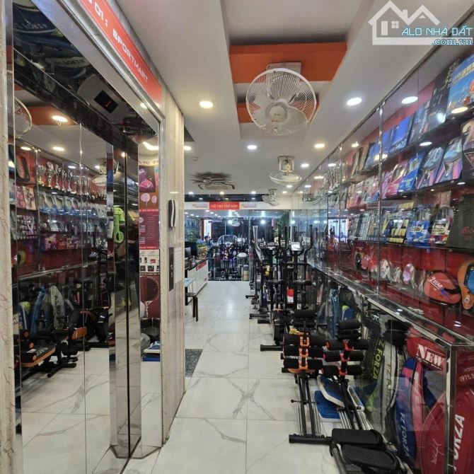 Mặt phố Nguyễn Thái Học, lô góc 235m2, 2 tầng, mt 8m, 130 tỷ vị trí đẹp, vỉa hè to, hiếm - 1