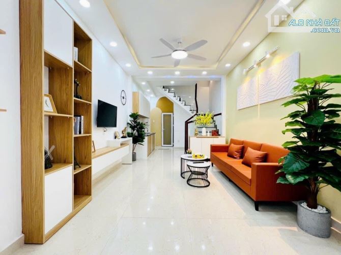 🏠 Bán nhà cạnh Chợ Hóc Môn, Đường Trưng Nữ Vương / 80,6m2 / Giá: 2 Tỷ 150 (Sổ Hồng Riêng) - 1