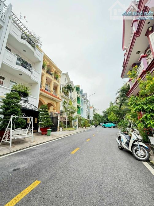 Biệt thự khu compound vip 357A Nguyễn Trọng Tuyển (9x16m) 4 tầng - thang máy - Giá 50 tỷ - 1