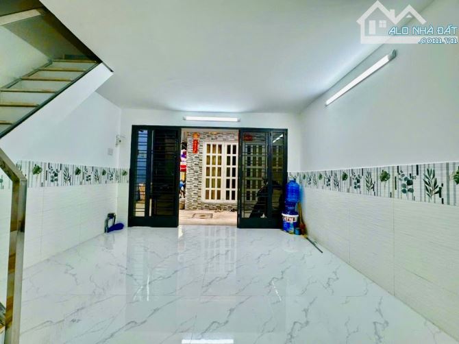 Nhà 2 Tầng ngay chợ Phú Thuận P. Phú thuận q7 chỉ nhĩnh hơn 2 Đồng - 1