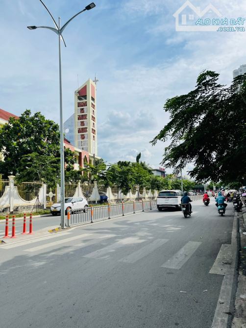 BÁN NHÀ ĐẸP 3 TẦNG , XE HƠI ĐỖ SONG SONG, 65M2, TẠ QUANG BỬU, P4, QUẬN 8, CHỈ NHỈNH 9 TỶ - 1