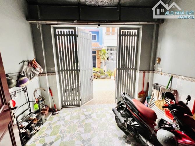 Gần Chợ Thạch Đà, Phường An Hội Tây Gò Vấp - Nhà HXH - 3Tầng - 60M2( 4 x 15 ) - Giá 5.3 Tỷ - 1