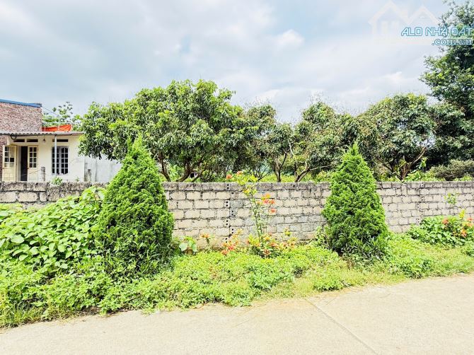 Cần chuyển nhượng lô đất S=121,7m2 full ONT, vuông vắn, cách chợ, ủy ban chỉ 200m