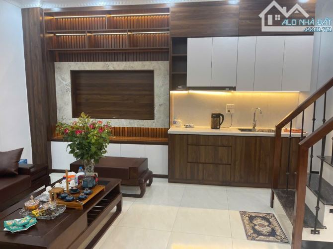 BÁN NHÀ GIẢNG VÕ ĐỐNG ĐA 50m 4Tầng Mt 4m GIÁ 12.5 TỶ NGÕ THÔNG 2 THOÁNG KINH DOANH. - 1