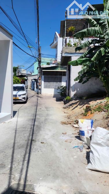 GẤP NHÀ gần bến xe phía bắc đường hòa trung ô tô tới nhà , cách biển chỉ 800m, ngang 7m. - 1