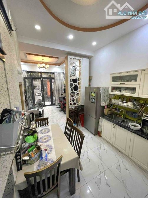BÌNH TÂN  - BÌNH TRỊ ĐÔNG NGAY GẦN KHU TÊN LỬA - 2 TẦNG - NHÀ ĐẸP CHẮC CHẮN nhỉnh 3tỉ - 1