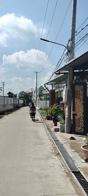 Nhà đẹp HXH cách mặt tiền đường DT 826 vài trăm mét DT to giá chưa đến 2x tỷ - 1