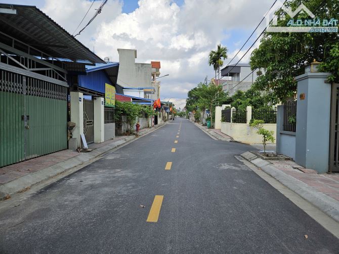 Nhượng lô đất mặt đường trục chính tuyến 2 đường 10 ngay khu công nghiệp giá chỉ 22tr/m - 1
