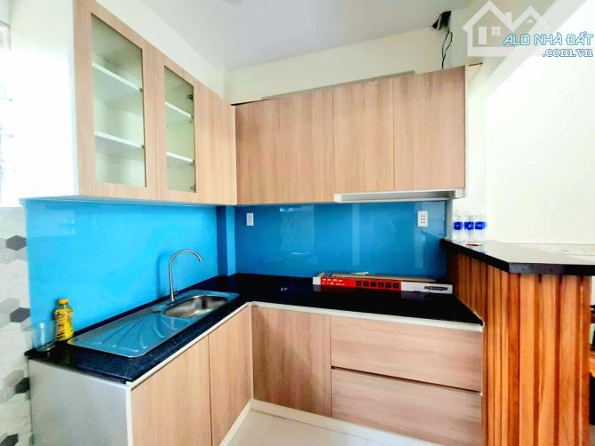 cần tiền giảm 200 tr giá chỉ còn hơn 2 tỷ - hẻm oto - giáp tân phú - 30m2 2 tầng - tặng nt - 1