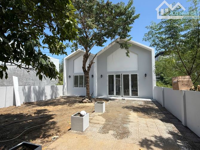 Bán đất tặng villa 2pn đường Nguyễn Hữu Cầu - 1
