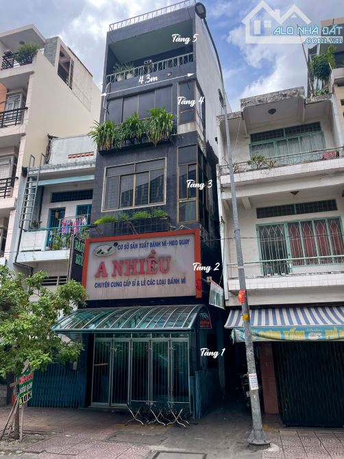MẶT TIỀN Đ. HOÀNG DIỆU Q4 GÓC CHÂN CẦU CALMETTE - 1