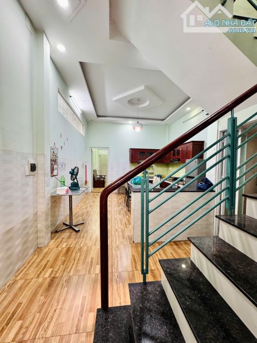 Bán NHÀ HẺM 10M KD 107/ NGUYỄN VĂN KHỐI 4.5X24M - 11TỶ 9 TL