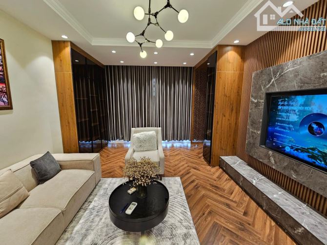Phân lô ngõ 424 Ngọc Thụy - đường ô tô tránh - 50m 7tầng thang máy full nội thất - giá tốt - 1