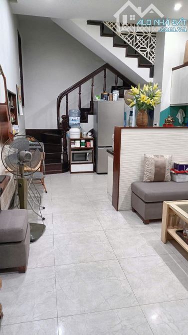Cho thuê nhà nguyên căn ngõ 88 Võ Thị Sáu, 40m2 x 5 tầng, 3 ngủ,1mbkd nhỏ.3 wc,  13tr5 - 1