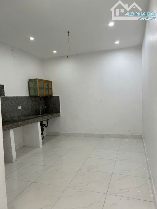Cho thuê nhà ngõ 179 Vĩnh Hưng, 40m2,  2 tầng, 2 ngủ, 2 vệ sinh,  7 triệu - 1