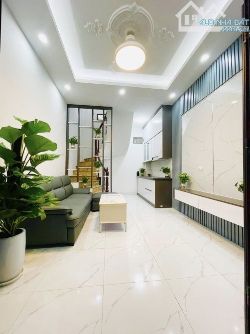 Bán Nhà Minh Khai 24M x 5T, MT: 3,5M Giá 5,6 Tỷ. 15m ô tô tránh, 2 thoáng trước sau - 1