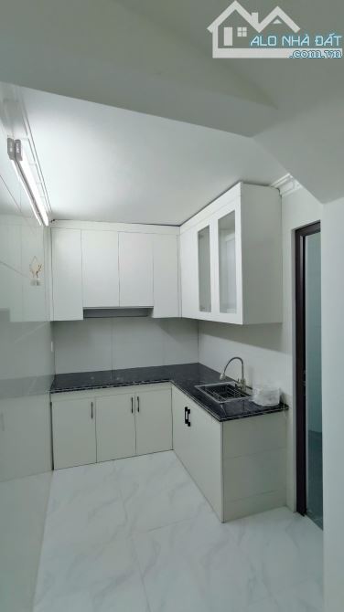 BÁN NHÀ 2 TẦNG – NGÕ NÔNG CHỈ 1 QUÀNH ĐƯỜNG CHỢ HÀNG CŨ CẦN BÁN - 1