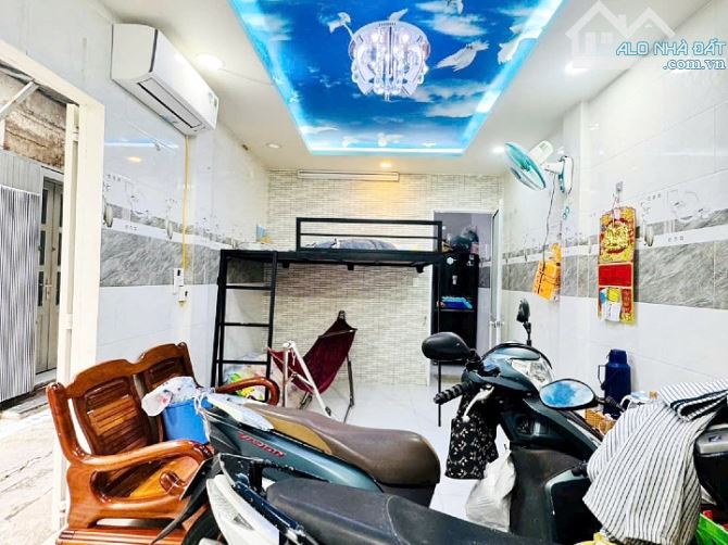 Bán nhà Quận 5 – 1 lầu, 2 mặt hẻm Cao Đạt, nhà mới đẹp - 1
