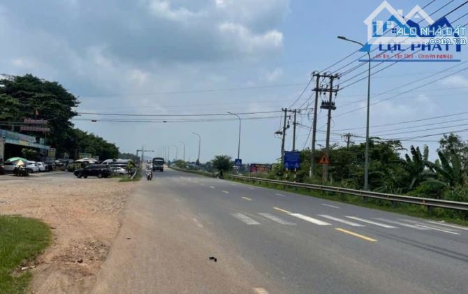 S96_Cần bán gấp nhà đất 2 mặt tiền view Sông La Ngà Định Quán 1500m2 giá 2 tỷ - 1