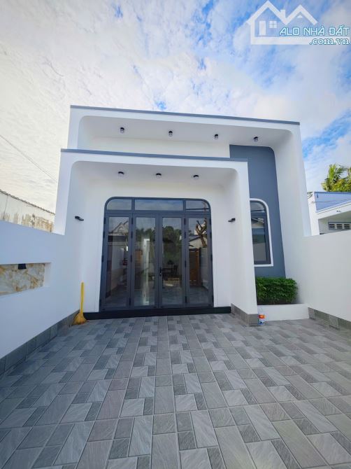 Bán gấp nhà 175m2  ở Tân Thạnh Đông giá 998 triệu sổ hồng riêng - 1
