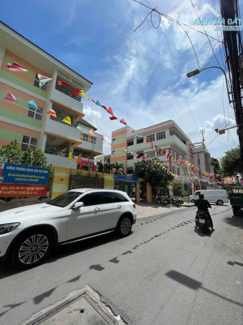 Cần bán nhà MT kinh doanh Phú Nhuận - Ngang 4,6m - Nhà 4 tầng mới vào ở ngay - 1