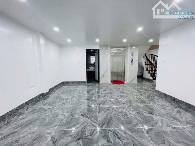 Bán nhà phố Đặng Thùy Trâm, Phạm Tuấn Tài, kinh doanh, ô tô tránh dừng đỗ, cách phố 1 nhà. - 1