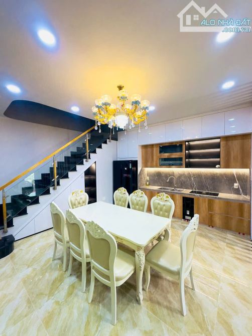 Nhà hẻm 8m Bạch Đằng P.2 Q.Tân Bình , DT: 6m x 20m , 4 tầng mới , Giá chỉ 20 tỷ - 1