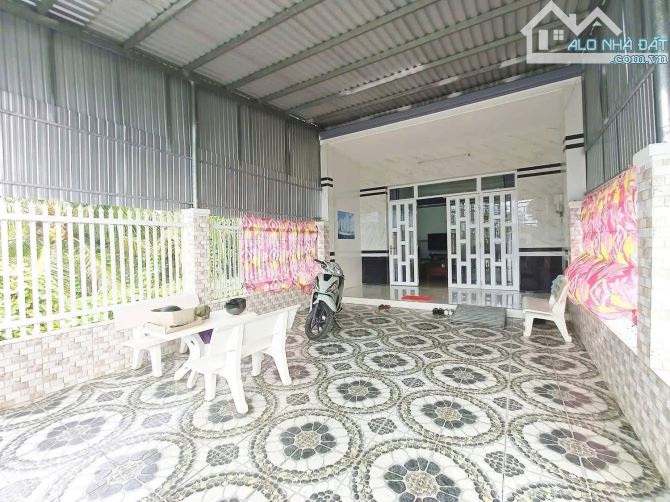Bán gấp nhà c4 tại lê minh nhựt , tâ thông hội 815 triệu dt 149m2 , sổ hồng riêng - 1