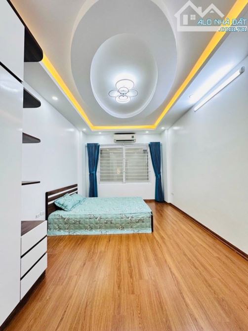 Bán nhà Trần Cung, 10m ô tô, sát phố, nội thất xịn sò, 32m2, 7.9 tỷ. - 1