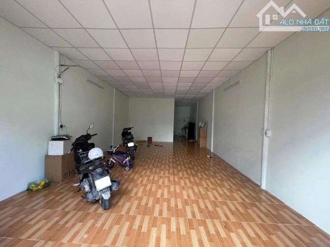 Gấp ! bán nhà trả nợ ngay KCN Trảng Bàng, 150m2, Sổ hồng, 650 Triệu - 1