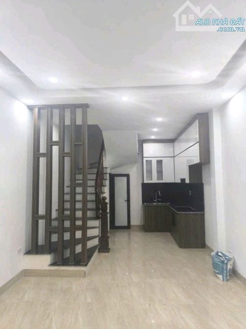 Bán nhà Xuân Đỗ - Bát Khối 5 tầng 32m2 nhỉnh 5 tỷ - 1