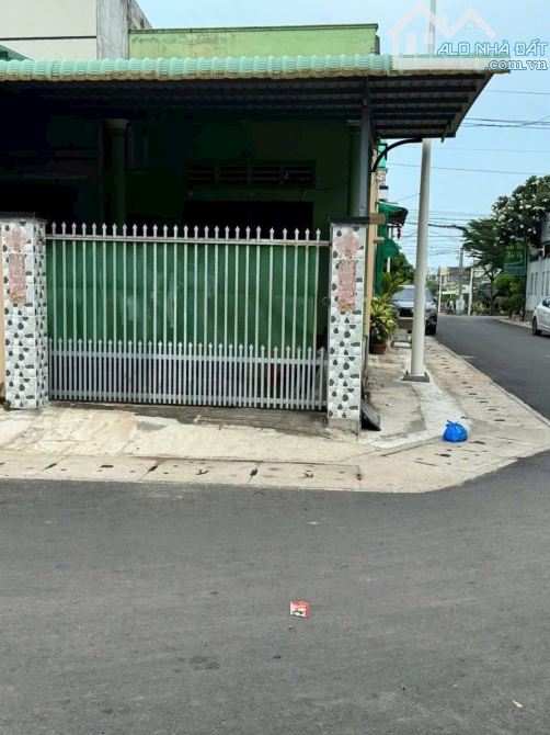 Lô góc 2 mặt tiền Tdc  biển Phước Hải,dt : 150m2 , ngang 7m5 dài 20m  Full thổ cư-giá 6tyx - 1