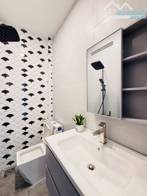 GIÁ SỐC!CHỈ 6 TỶ NHỈNH- SÁT MẶT TIỀN- TIỆM CẬN BÀU CÁT- NHÀ ĐẸP 4 TẦNG - NGANG 5M - 1
