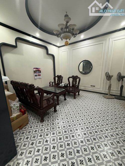 Bán nhà căn góc 2MT phố Tô Vĩnh Diện. 90m, 5 tầng, MT7.5m, giá 22.38 tỷ còn thương lượng - 1