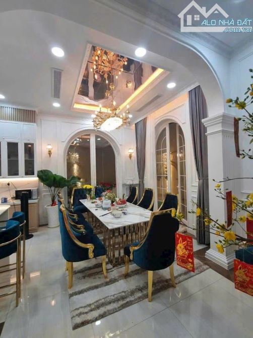 Chính Chủ hạ giá 9  bán gấp Biệt Thự VIP Đặng Thuỳ Trâm Bình Thạnh 10x20 giá chỉ còn 25 tỷ - 1