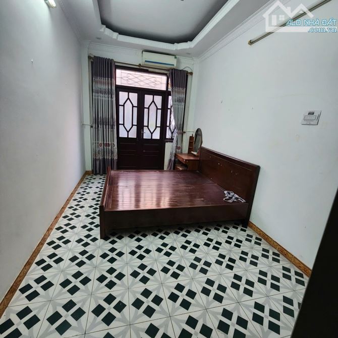Cho thuê nhà nguyên căn ngõ 255 Cầu giấy, DT 33m2 x 4 tầng, Giá 13 triệu - 1