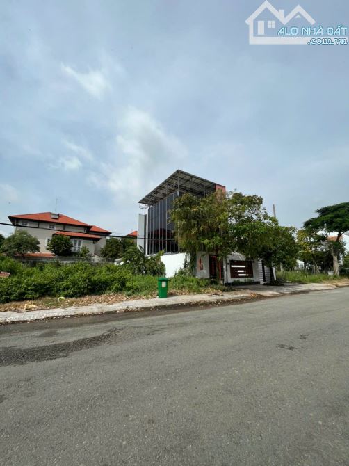 HẠ gấp 5 tỷ bán biệt thự khu dân cư Thủ Thiêm VIllas giá hấp dẫn đầu tư - 1