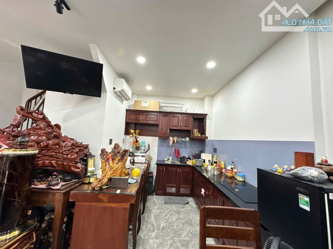 Nhà 2 tầng đường Nhiêu Tứ gần Phan Đăng Lưu quận Phú Nhuận, sổ hồng hoàn công 6,3 tỷ - 1