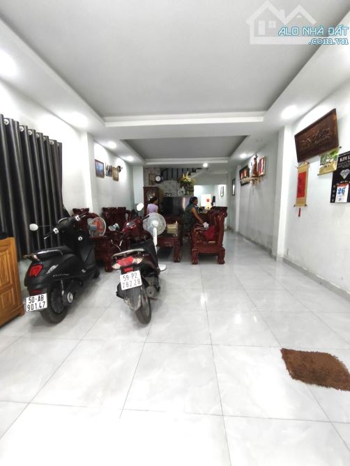 🏡 4.5 x 20m 3 tầng chỉ 5 tỷ 35. Nhà đẹp ngay công viên phần mềm Quang Trung. - 1