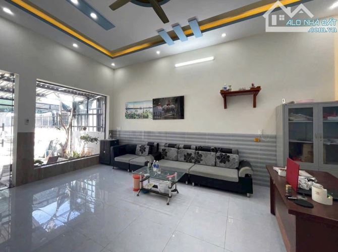 Bán Nhà Đường Cao Văn Ngọc 177m Thổ Cư 60m 2 Phòng Ngủ Khu Trung Tâm Xã Đất Đỏ- Hồ Chí Min - 1