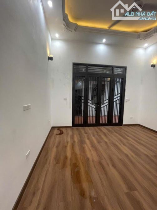 Bán nhà Bùi Xương Trạch ngõ ô tô thoáng sáng  gần hồ điều hòa nhà đẹp lô góc diện tích rộn - 1