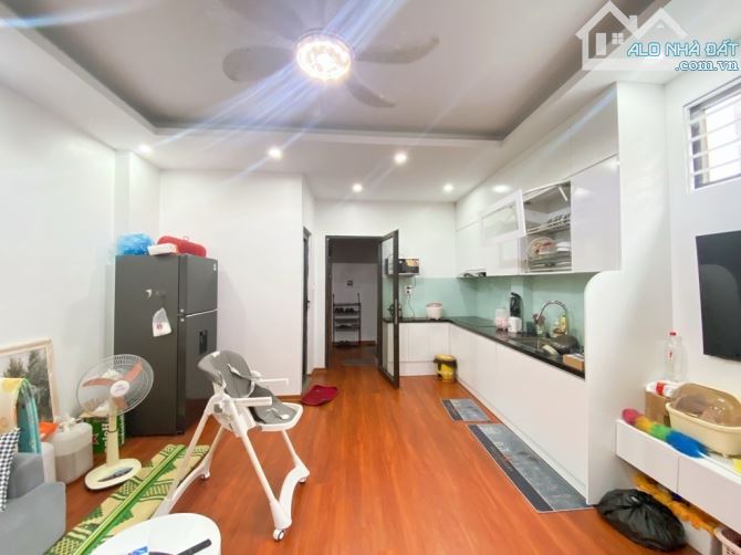Ô TÔ đỗ cửa ngày đêm - THANG MÁY - DT 38m, 5 tầng, MT 4,5m Full nôi thất - 1