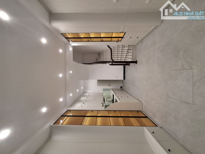 Đông Thiên Nhà mới 5 tầng Ngõ thông ba gác Nội thất cao cấp – 31m² – MT 3.1m giá 6,5 tỷ - 1