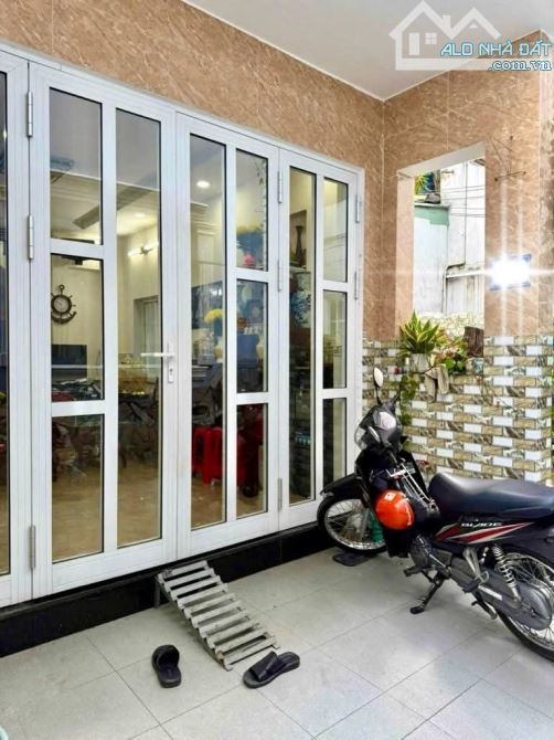NHÀ BÁN  NGAY CHỢ TÂN HƯƠNG ,TÂN PHÚ ,2 TẦNG, HẺM 4m, 4.x TỶ - 1