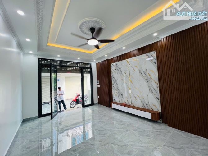 Bán nhà 3 tầng hướng ĐN Hiếm chỉ 2,55 tỷ Trương Văn Lực, Hùng Vương, Hồng Bàng, Hải Phòng - 1